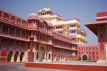 city palace Jaipur luxury car tour
